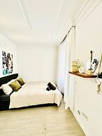 Affordable 4BR Apt Walk to FAC Platz