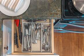 Hilton Pool Pass Lux Retreat 3BR