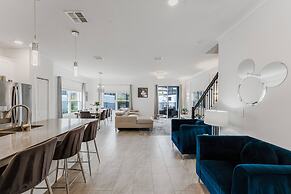 Dream 5Bd Storeylake Close to Disney