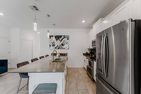 Dream 5Bd Storeylake Close to Disney