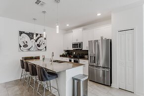 Dream 5Bd Storeylake Close to Disney