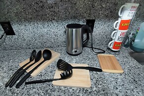 Spacious 3BR DTWN Condo with Pool