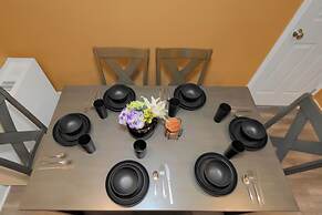 Spacious 3BR DTWN Condo with Pool