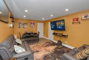 Spacious 3BR DTWN Condo with Pool