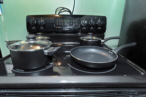 Spacious 3BR DTWN Condo with Pool