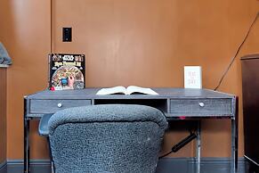 Spacious 3BR DTWN Condo with Pool