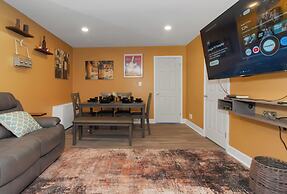 Spacious 3BR DTWN Condo with Pool