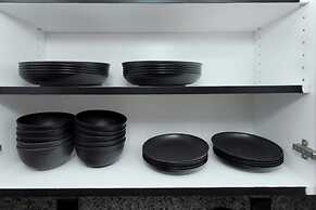 Spacious 3BR DTWN Condo with Pool