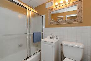 Spacious 3BR DTWN Condo with Pool