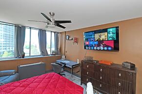 Spacious 3BR DTWN Condo with Pool