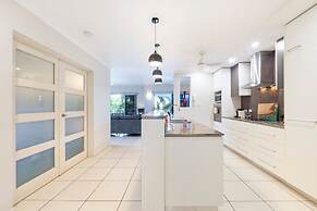 Zen Saltwater Retreat Balcony Pool Seaview