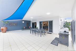 Zen Saltwater Retreat Balcony Pool Seaview