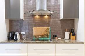 Zen Saltwater Retreat Balcony Pool Seaview