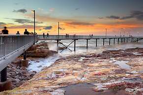 Zen Saltwater Retreat Balcony Pool Seaview