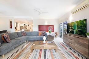 Zen Saltwater Retreat Balcony Pool Seaview