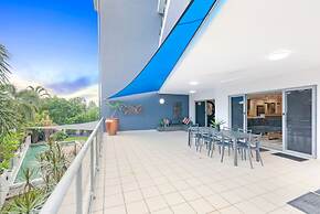 Zen Saltwater Retreat Balcony Pool Seaview