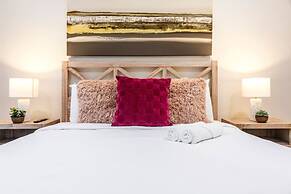 Zen Saltwater Retreat Balcony Pool Seaview