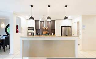 Zen Saltwater Retreat Balcony Pool Seaview