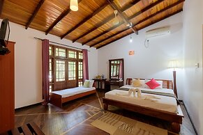 Hotel Sobana Lake Front