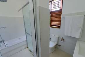 Hotel Sobana Lake Front