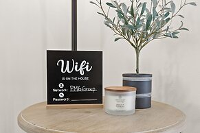 5 BR Jacuzzi 12 Mins to Disney Knotts Beach