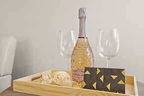 5 BR Jacuzzi 12 Mins to Disney Knotts Beach