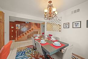 5 BR Jacuzzi 12 Mins to Disney Knotts Beach
