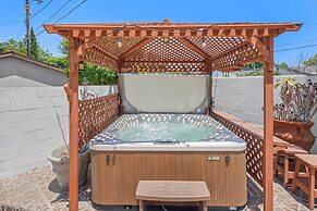 5 BR Jacuzzi 12 Mins to Disney Knotts Beach