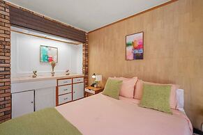 5 BR Jacuzzi Disney Knotts Beach