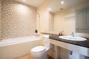 181 Ekkamai Apartment