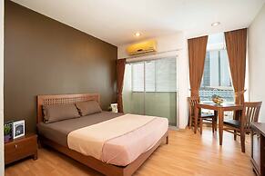 181 Ekkamai Apartment