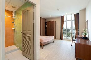 181 Ekkamai Apartment