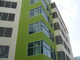 181 Ekkamai Apartment