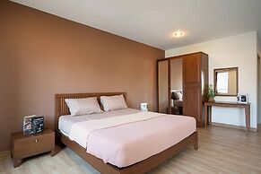 181 Ekkamai Apartment