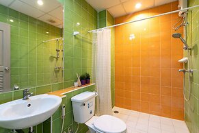 181 Ekkamai Apartment