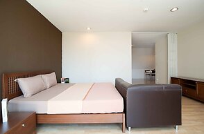 181 Ekkamai Apartment