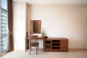 181 Ekkamai Apartment