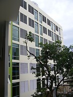 181 Ekkamai Apartment