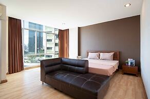 181 Ekkamai Apartment