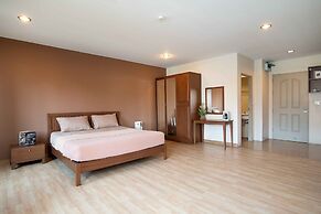 181 Ekkamai Apartment