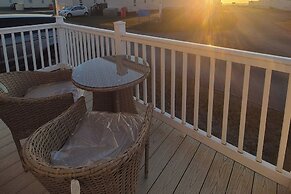 Sleeps 8-sea View-pets-pool-parking