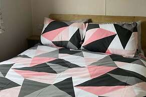 Sleeps 8-sea View-pets-pool-parking