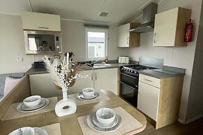 Sleeps 8-sea View-pets-pool-parking