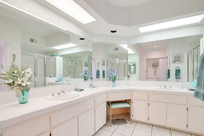 Steps to Community Pool & Spa: Palm Desert Condo!