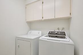 Steps to Community Pool & Spa: Palm Desert Condo!