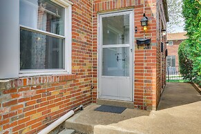 10 Mi to Downtown St Louis: Convenient Apartment!