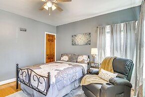 10 Mi to Downtown St Louis: Convenient Apartment!