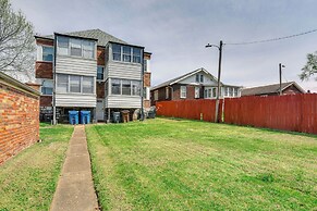 10 Mi to Downtown St Louis: Convenient Apartment!
