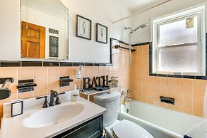 10 Mi to Downtown St Louis: Convenient Apartment!