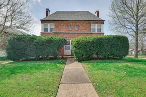 10 Mi to Downtown St Louis: Convenient Apartment!